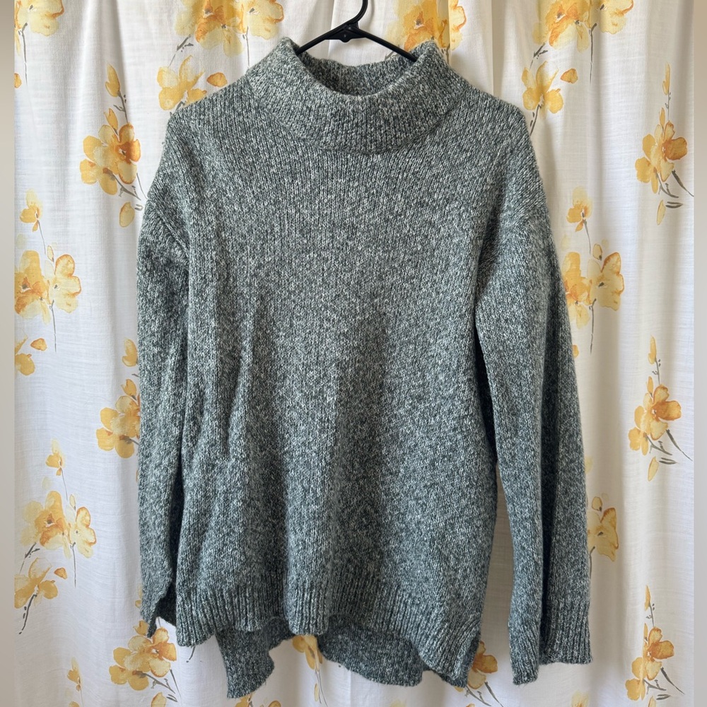 Cable & Gauge Green Heather Sweater